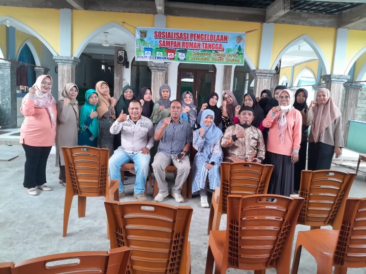 Jumat, 08 Agustus 2025, Kelurahan Karang Anyar bersama narasumber dari Pengurus Bank Sampah Ramli Berseri menghadiri kegiatan Probebaya bidang Pemberdayaan berupa acara pengelolaan sampah rumah tangga di RT.010, Jln. Cendana Gang 06.