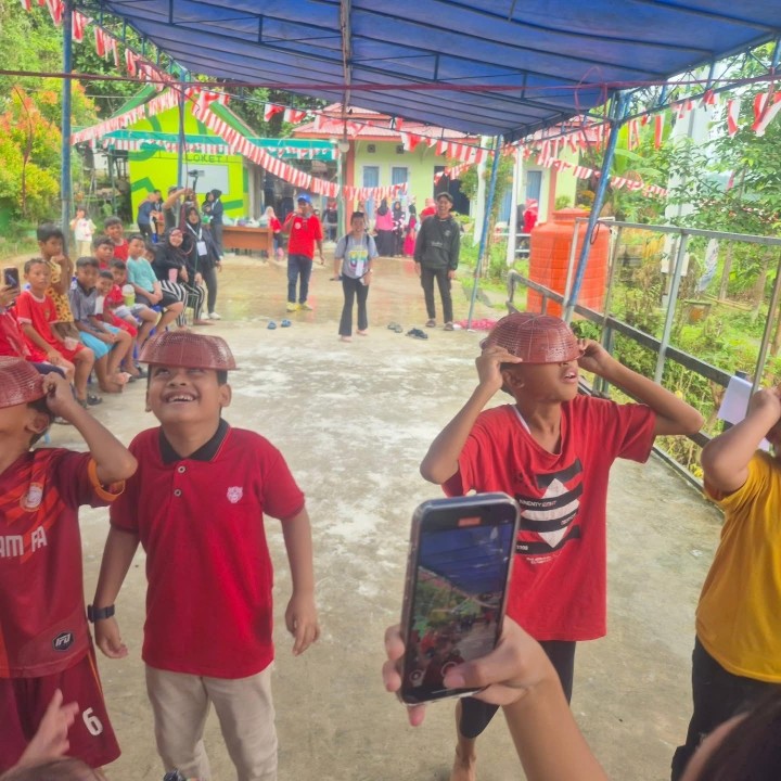 Sabtu-Minggu, 09-10 Agustus 2025, Kegiatan Lomba-Lomba dalam rangka perayaan HUT RI ke 80 tahun 2025 di Taman Lalu Lintas Letj.MT. Haryono yang diselenggarakan oleh Karang Taruna, FKPM, Mahasiswa KKN Universitas Widya Gama Mahakam Samarinda dan Kantor Kelurahan Karang Anyar