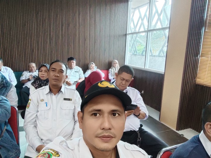 Rabu, 13 Agustus 2025, Kelurahan Karang Anyar menghadiri kegiatan Rapat Pelaksanaan Operasi Pasar Beras di Ruang Rapat Utama Dinas Perpustakaan dan Arsip Daerah Kota Samarinda