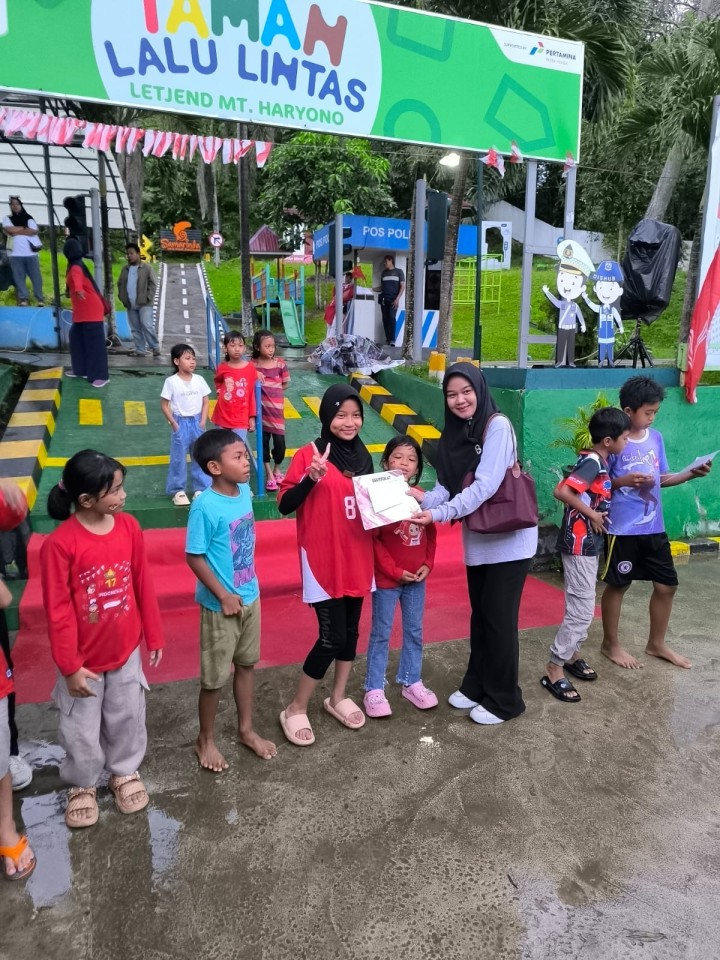 Kamis, 14 Agustus 2025, Acara Puncak perayaan HUT RI ke 80 tahun 2025 berupa pembagian hadiah bagi pemenang Lomba-lomba yang berlangsung di Taman Letj.MT.Haryono