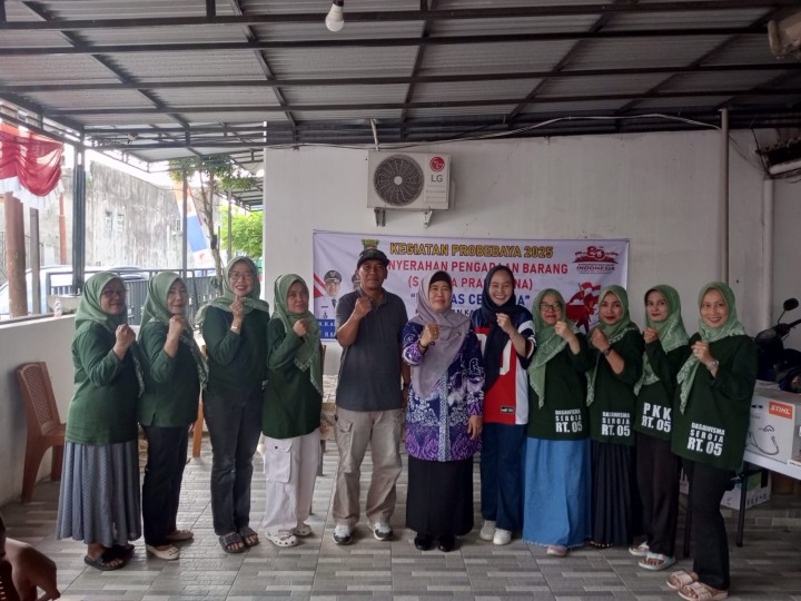 Jumat, 14 Agustus 2025. Kelurahan Karang Anyar menghadiri Acara serah terima pengadaan barang kegiatan probebaya bidang Pembangunan Kelurahan Karang Anyar tahun 2025 oleh Pokmas Cendana Kelurahan Karang Anyar yang dihadiri Camat Sungai Kunjang, Babinsa dan Bhabinkamtibmas