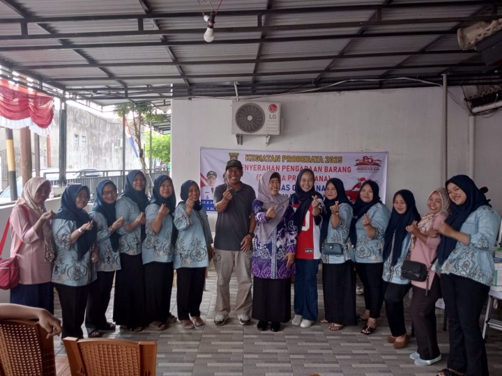 Jumat, 14 Agustus 2025. Kelurahan Karang Anyar menghadiri Acara serah terima pengadaan barang kegiatan probebaya bidang Pembangunan Kelurahan Karang Anyar tahun 2025 oleh Pokmas Cendana Kelurahan Karang Anyar yang dihadiri Camat Sungai Kunjang, Babinsa dan Bhabinkamtibmas