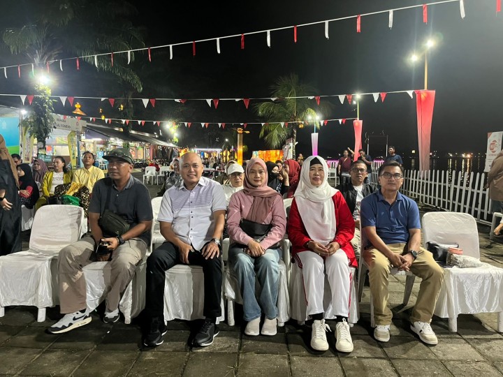 Jumat, 15 Agustus 2025, Kelurahan Karang Anyar menghadiri sekaligus memberikan dukungan kepada peserta Karaoke dari Karang Anyar untuk acara Kunjang The Singer di Mahakam Lampion Garden dalam rangka perayaan kemerdekaan RI ke 80 tahun 2025