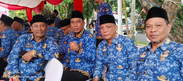 Minggu, 17 Agustus 2025, Kelurahan Karang Anyar mengikuti kegiatan Apel Kenaikan dan penurunan Bendera Merah Putih dalam rangka apel peringatan Dirgahayu Kemerdekaan RI ke 80 tahun 2025 di Lap.Parkir Gor Segiri Samarinda.