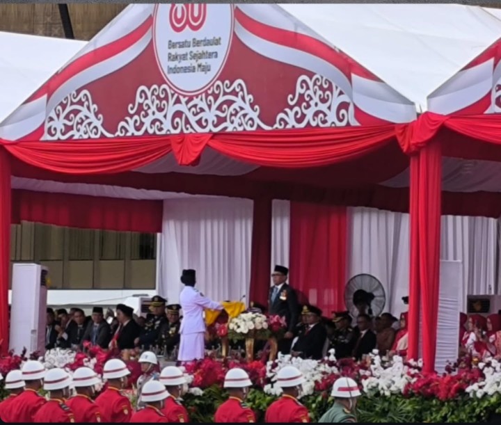 Minggu, 17 Agustus 2025, Kelurahan Karang Anyar mengikuti kegiatan Apel Kenaikan dan penurunan Bendera Merah Putih dalam rangka apel peringatan Dirgahayu Kemerdekaan RI ke 80 tahun 2025 di Lap.Parkir Gor Segiri Samarinda.
