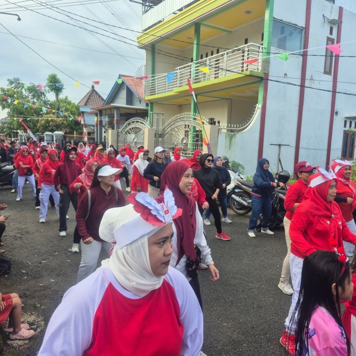 Senin, 18 Agustus 2025, Kelurahan Karang Anyar mengikuti acara kegiatan Jalan Santai di Jalan Kahoi RT.032 Kelurahan Karang Anyar