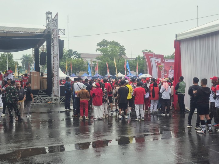 Minggu, 24 Agustus 2025, Kelurahan Karang Anyar mengikuti kegiatan Jalan Santai Peringatan HUT RI ke 80 di GOR Segiri Samarinda