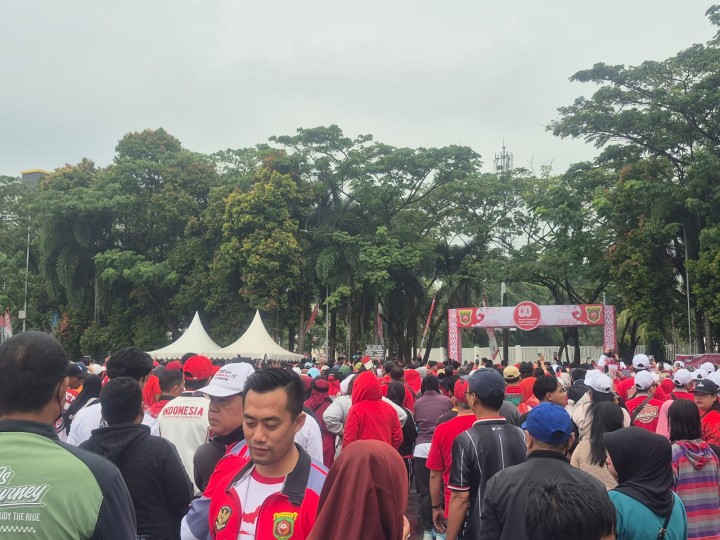 Minggu, 24 Agustus 2025, Kelurahan Karang Anyar mengikuti kegiatan Jalan Santai Peringatan HUT RI ke 80 di GOR Segiri Samarinda