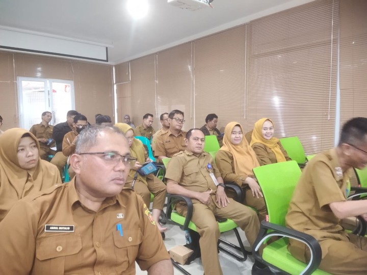 Selasa, 26 Agustus 2025, Kelurahan Karang Anyar mengikuti kegiatan Sosialisasi Aplikasi Si Rubah (Usulan Rumah Tidak Layak Huni) di Kantor Dinas PUPR Kota Samarinda