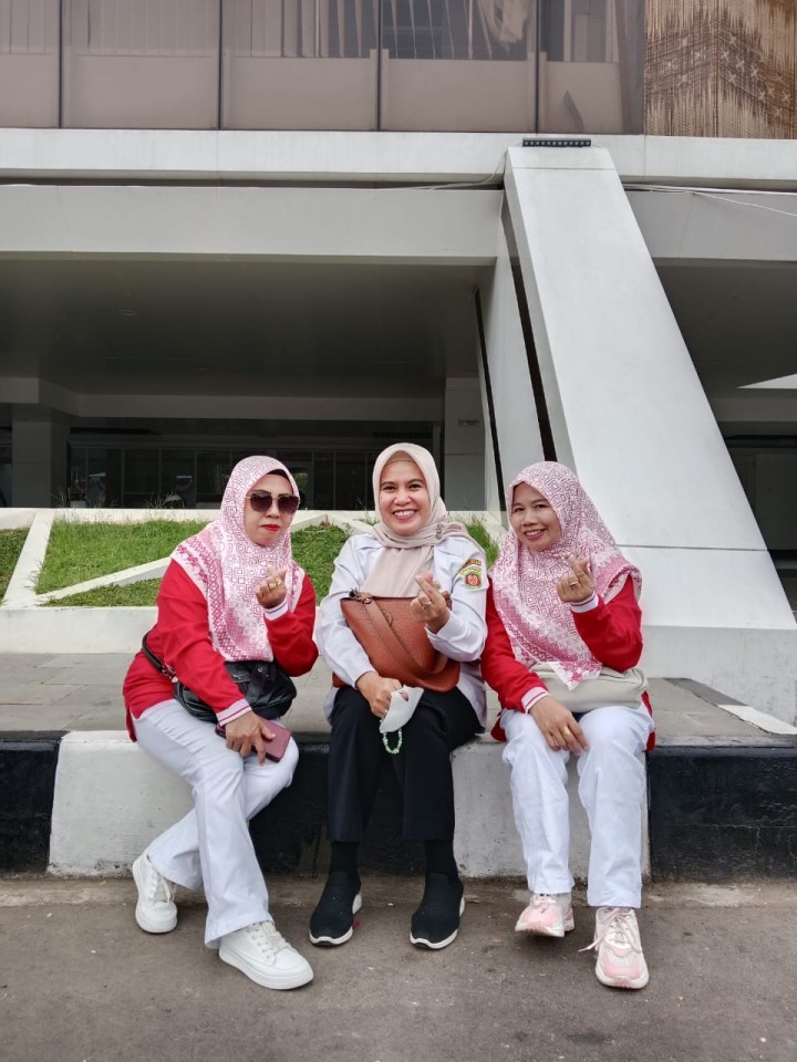Rabu, 27 Agustus 2025, PKK dan Bunda Paud Kelurahan Karang Anyar beserta TK Al Muna mengikuti kegiatan Lomba Sepeda Hias dalam rangka HUT RI ke 80 tahun 2025 di GOR Segiri Samarinda