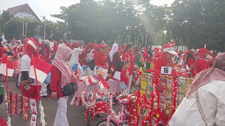 Rabu, 27 Agustus 2025, PKK dan Bunda Paud Kelurahan Karang Anyar beserta TK Al Muna mengikuti kegiatan Lomba Sepeda Hias dalam rangka HUT RI ke 80 tahun 2025 di GOR Segiri Samarinda
