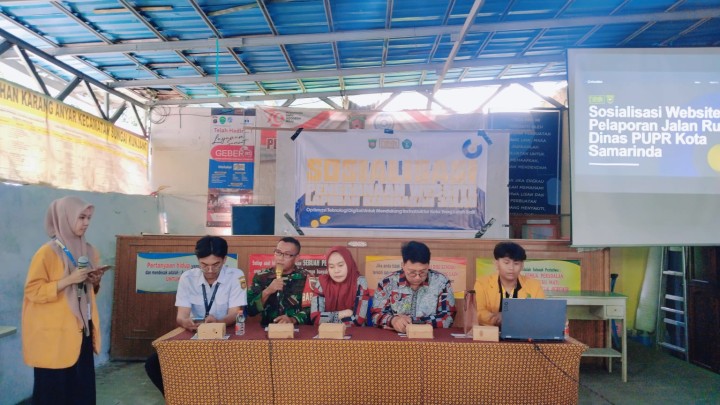 Kamis, 28 Agustus 2025, Kelurahan Karang Anyar melaksanakan kegiatan Sosialisasi Penggunaan Website Jalan Peduli di Ruang Pertemuan Kantor Kelurahan Karang Anyar