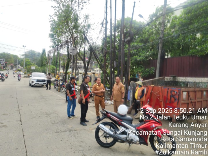 Selasa, 02 September 2025, Kelurahan Karang Anyar Monitor TPS Teuku umar, sisa sampah demo mahasiswa kemarin, bersama Kepala BPBD Kota Samarinda dan Koordinator dari DLH Kota Samarinda