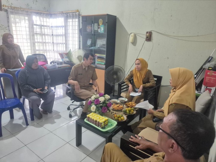 Selasa, 02 September 2025, Kelurahan Karang Anyar menerima kunjungan dari tim Kecamatan Sungai Kunjang dalam rangka monitoring kegiatan Probebaya TA 2025 di wilayah Kelurahan Karang Anyar.