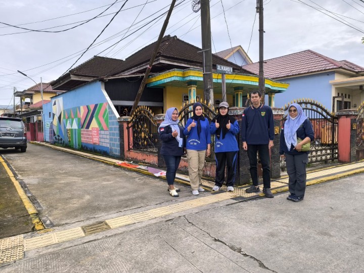 Minggu, 07 September 2025, Kelurahan Karang Anyar meninjau kegiatan Gotong Royong di wilayah RT.013,016,021,028,030 Karang Anyar
