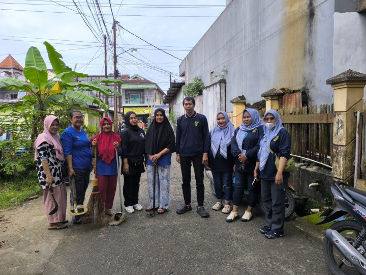 Minggu, 07 September 2025, Kelurahan Karang Anyar meninjau kegiatan Gotong Royong di wilayah RT.013,016,021,028,030 Karang Anyar