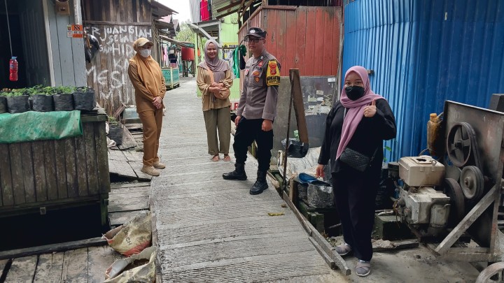 Senin, 08 September 2025, Kelurahan Karang Anyar melakukan peninjauan dan monitoring kegiatan Infrastruktur Probebaya di wilayah RT.002,018,019,031,033,034 Karang Anyar.