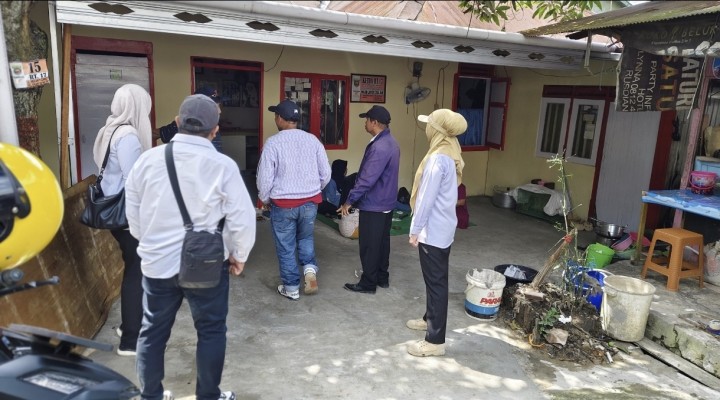 Rabu, 10 September 2025, Kelurahan Karang Anyar mendampingi tim dari Dinas Perumahan dan Pemukiman Kota Samarinda mengunjungi rumah yang mendapat bantuan renovasi atau program RTLH di Jalan Meranti Gang 1 RT.017 No.15 Samarinda