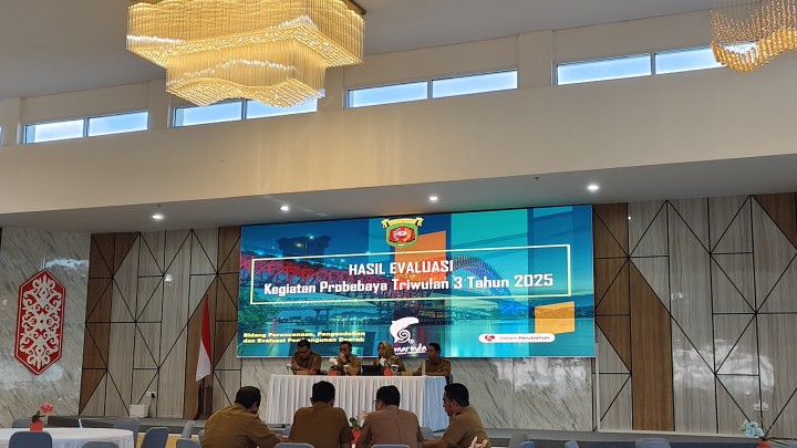 Selasa, 16 September 2025, Kelurahan Karang Anyar mengikuti acara Hasil Evaluasi Kegiatan Probebaya Triwulan 3 Tahun 2025 di Ruang Arutala Bapperida Kota Samarinda.