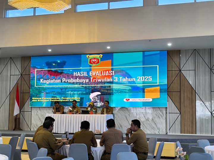Selasa, 16 September 2025, Kelurahan Karang Anyar mengikuti acara Hasil Evaluasi Kegiatan Probebaya Triwulan 3 Tahun 2025 di Ruang Arutala Bapperida Kota Samarinda.