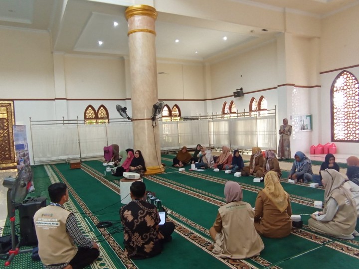 Selasa, 16 September 2025, Kelurahan Karang Anyar mengikuti kegiatan Sosialisasi Gerakan Edukasi Indonesia Bersih di Mesjid Ibadurrahman Jalan MT.Haryono RT.002 Perumahan Pemda TK.I yang juga turut dihadiri oleh Kecamatan Sungai Kunjang.