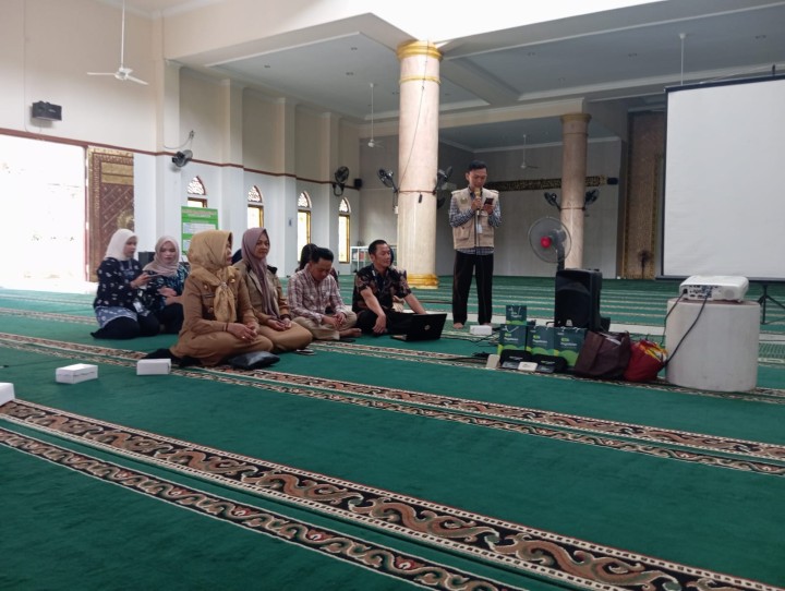 Selasa, 16 September 2025, Kelurahan Karang Anyar mengikuti kegiatan Sosialisasi Gerakan Edukasi Indonesia Bersih di Mesjid Ibadurrahman Jalan MT.Haryono RT.002 Perumahan Pemda TK.I yang juga turut dihadiri oleh Kecamatan Sungai Kunjang.