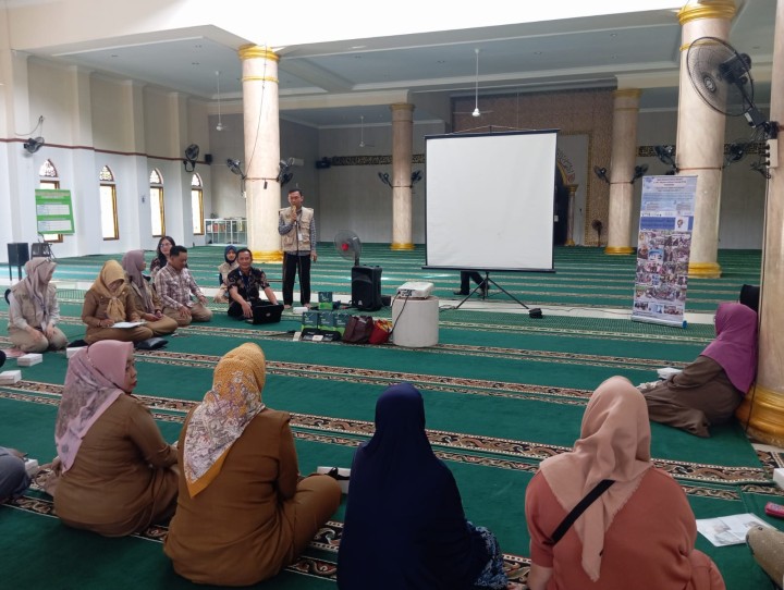 Selasa, 16 September 2025, Kelurahan Karang Anyar mengikuti kegiatan Sosialisasi Gerakan Edukasi Indonesia Bersih di Mesjid Ibadurrahman Jalan MT.Haryono RT.002 Perumahan Pemda TK.I yang juga turut dihadiri oleh Kecamatan Sungai Kunjang.