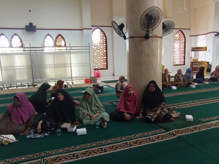 Selasa, 16 September 2025, Kelurahan Karang Anyar mengikuti kegiatan Sosialisasi Gerakan Edukasi Indonesia Bersih di Mesjid Ibadurrahman Jalan MT.Haryono RT.002 Perumahan Pemda TK.I yang juga turut dihadiri oleh Kecamatan Sungai Kunjang.