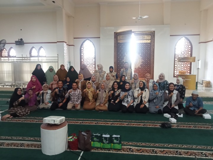 Selasa, 16 September 2025, Kelurahan Karang Anyar mengikuti kegiatan Sosialisasi Gerakan Edukasi Indonesia Bersih di Mesjid Ibadurrahman Jalan MT.Haryono RT.002 Perumahan Pemda TK.I yang juga turut dihadiri oleh Kecamatan Sungai Kunjang.