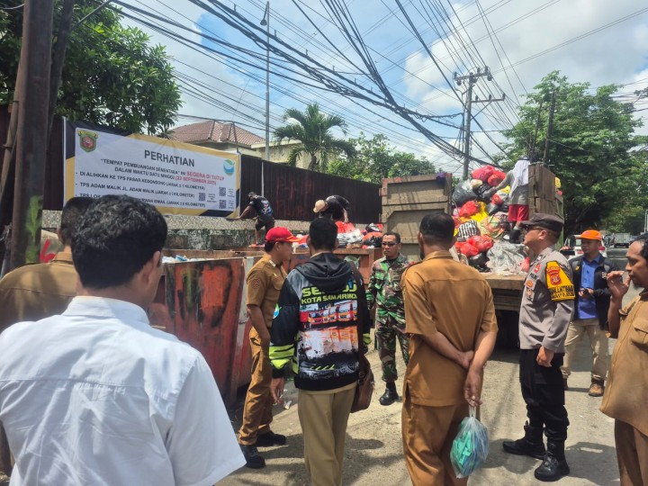 Selasa, 16 September 2025, Kelurahan Karang Anyar bersama Unsur Keamanan dan Ketertiban Karang Anyar mendampingi Dinas Lingkungan Hidup Samarinda untuk melakukan Pemasangan Spanduk berisi Informasi terkait penutupan permanen TPS Teuku Umar