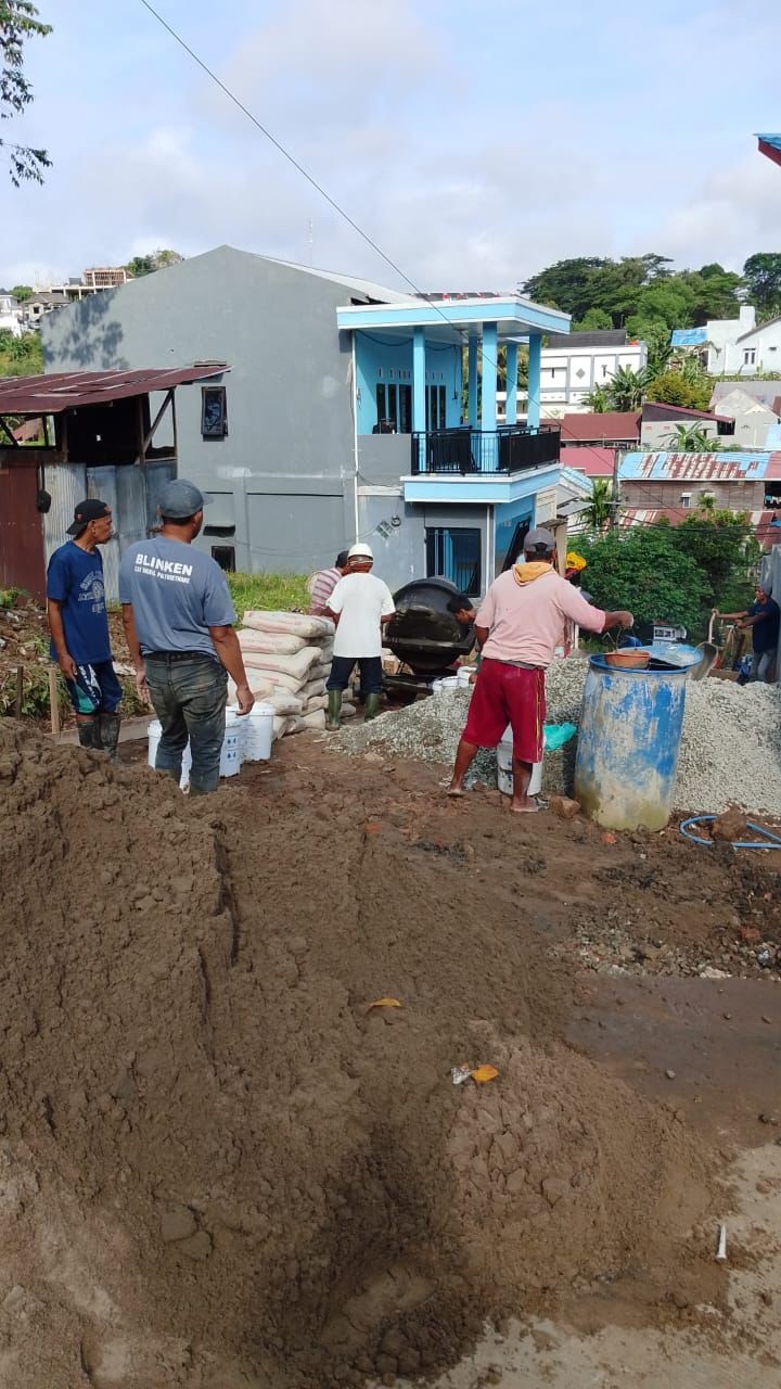 Selasa, 16 September 2025, Kelurahan Karang Anyar meninjau ke Jalan Kelapa Gading RT.011 dalam rangka pengecoran jalan untuk kegiatan Probebaya bidang Infrastruktur Sapras.