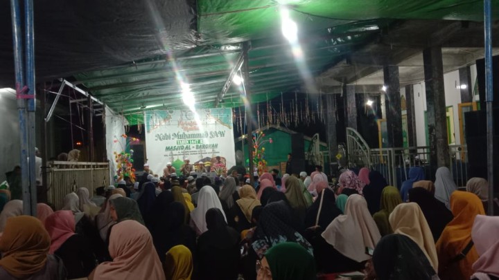 Rabu, 17 September 2025, Kelurahan Karang Anyar menghadiri undangan perayaan Maulid Nabi Muhammad SAW di Mesjid Al Barokah Jalan Cendana RT.011