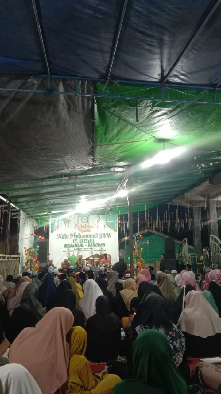 Rabu, 17 September 2025, Kelurahan Karang Anyar menghadiri undangan perayaan Maulid Nabi Muhammad SAW di Mesjid Al Barokah Jalan Cendana RT.011