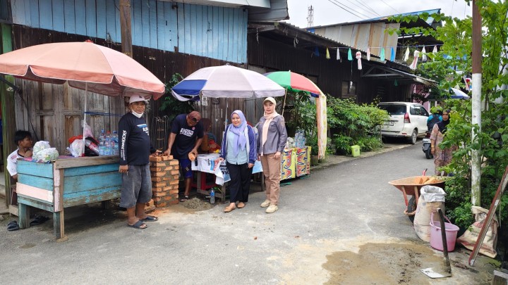 Kamis, 18 September 2025, Kelurahan Karang Anyar melakukan monitoring kegiatan Infrastruktur Probebaya bidang Sapras berupa pembangunan pagar batas Posyandu dan Semenisasi Jalan di Jalan Tengkawang RT.015.