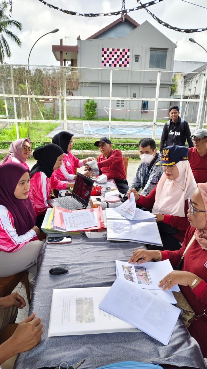 Sabtu, 20 September 2025, Kelurahan Karang Anyar mendampingi tim penilaian Probebaya Award tingkat Kecamatan Sungai Kunjang tahun 2025 di RT.002 dan RT.013 Karang Anyar .