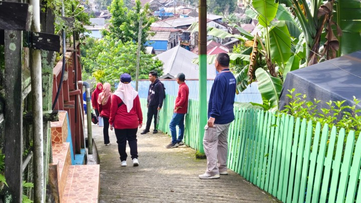Sabtu, 20 September 2025, Kelurahan Karang Anyar mendampingi tim penilaian Probebaya Award tingkat Kecamatan Sungai Kunjang tahun 2025 di RT.002 dan RT.013 Karang Anyar .