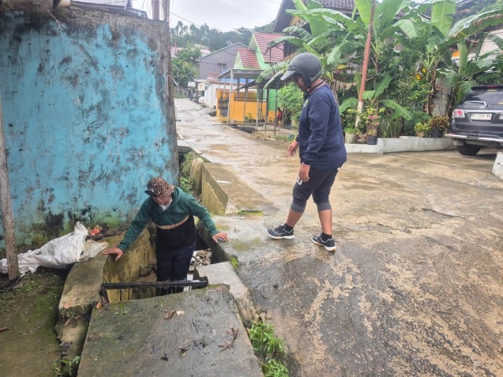 Minggu, 21 September 2025, Kelurahan Karang Anyar melakukan monitoring kegiatan Gotong royong di RT.001, RT.013, RT.014 dan RT.017