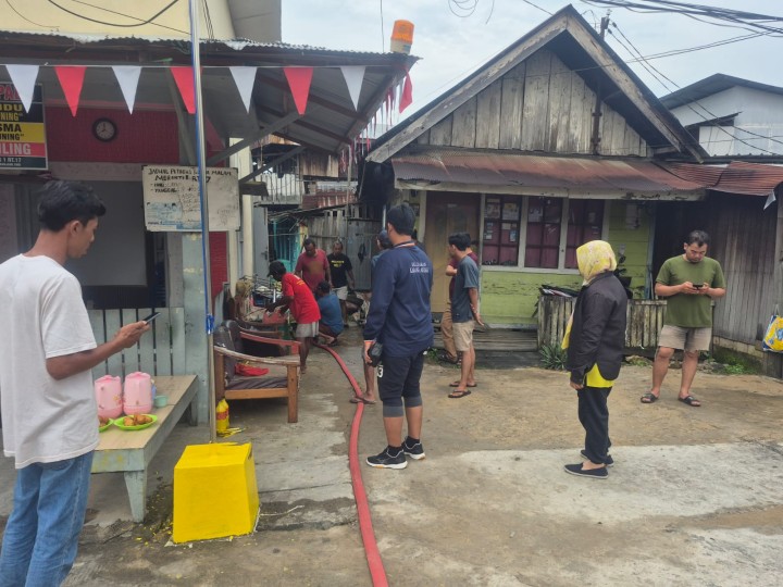 Minggu, 21 September 2025, Kelurahan Karang Anyar melakukan monitoring kegiatan Gotong royong di RT.001, RT.013, RT.014 dan RT.017