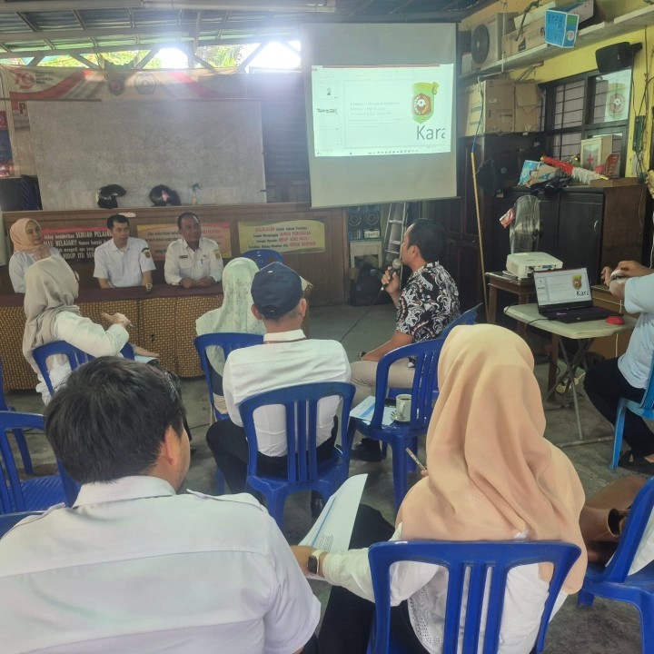 Rabu, 24 September 2025 Visitasi tim penilai lomba keterbukaan informasi publik tingkat kota samarinda tahun 2025 di Kantor Kelurahan Karang anyar