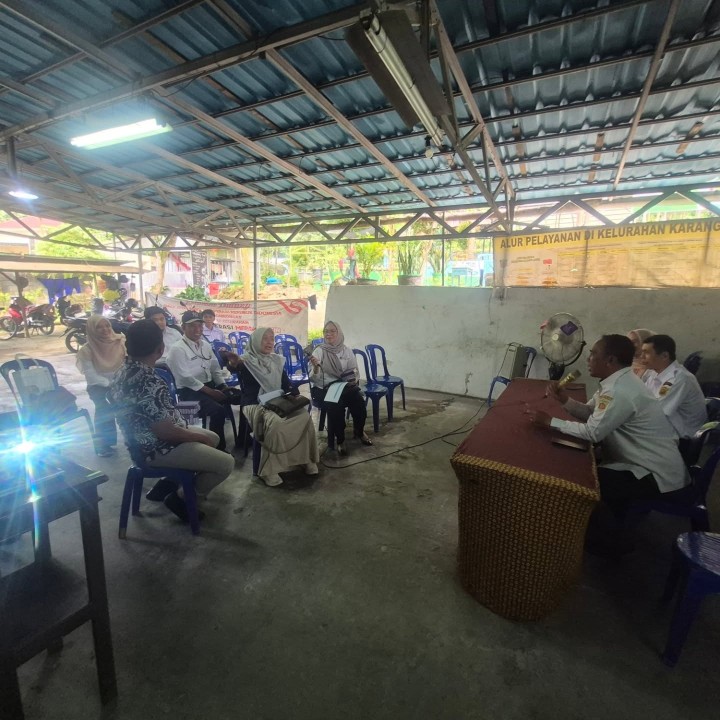 Rabu, 24 September 2025 Visitasi tim penilai lomba keterbukaan informasi publik tingkat kota samarinda tahun 2025 di Kantor Kelurahan Karang anyar