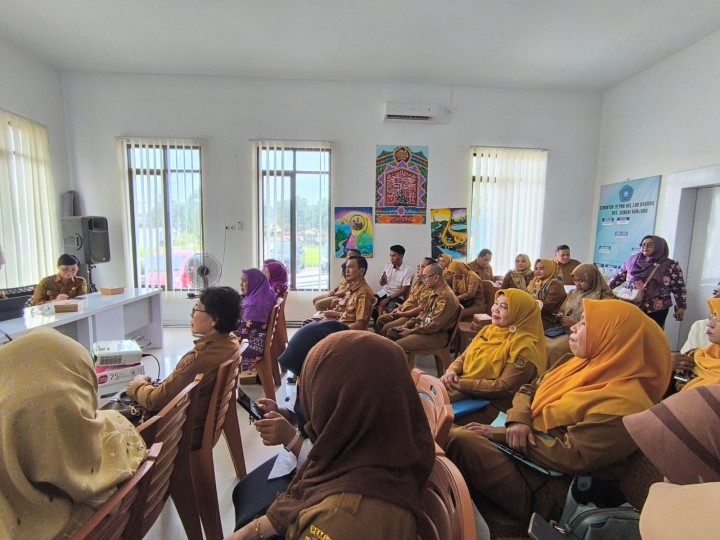 Selasa, 30 September 2025, Kelurahan Karang Anyar mengikuti kegiatan verifikasi dan validasi data RBI di Kantor Kecamatan Samarinda Ulu.