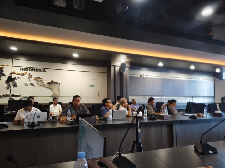 Rabu, 06 Agustus 2025, Kelurahan Karang Anyar menghadiri kegiatan Rapat Feasibility Study Penanganan simpang jalan Teuku umar - MT. Haryono di Kantor Dinas PUPR & PERA Provinsi Kaltim