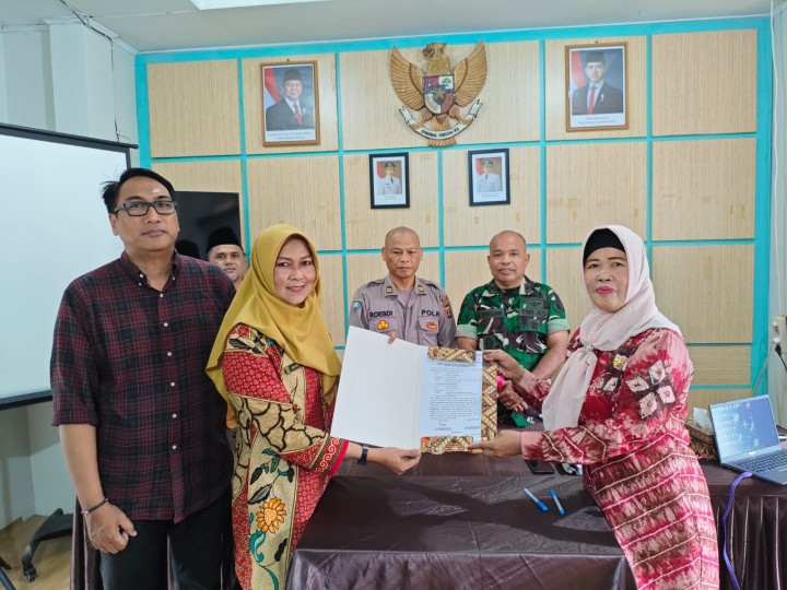 Jumat, 03 Oktober 2025, Kelurahan Karang Anyar menghadiri kegiatan Serah Terima Jabatan di Kantor Kecamatan Sungai Kunjang.