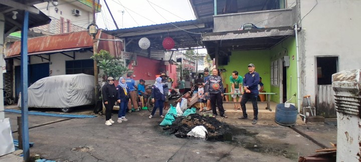 Minggu, 05 Oktober 2025, Kelurahan Karang Anyar melakukan peninjauan ke lapangan untuk kegiatan giat gotong royong di wilayah Kelurahan Karang Anyar.