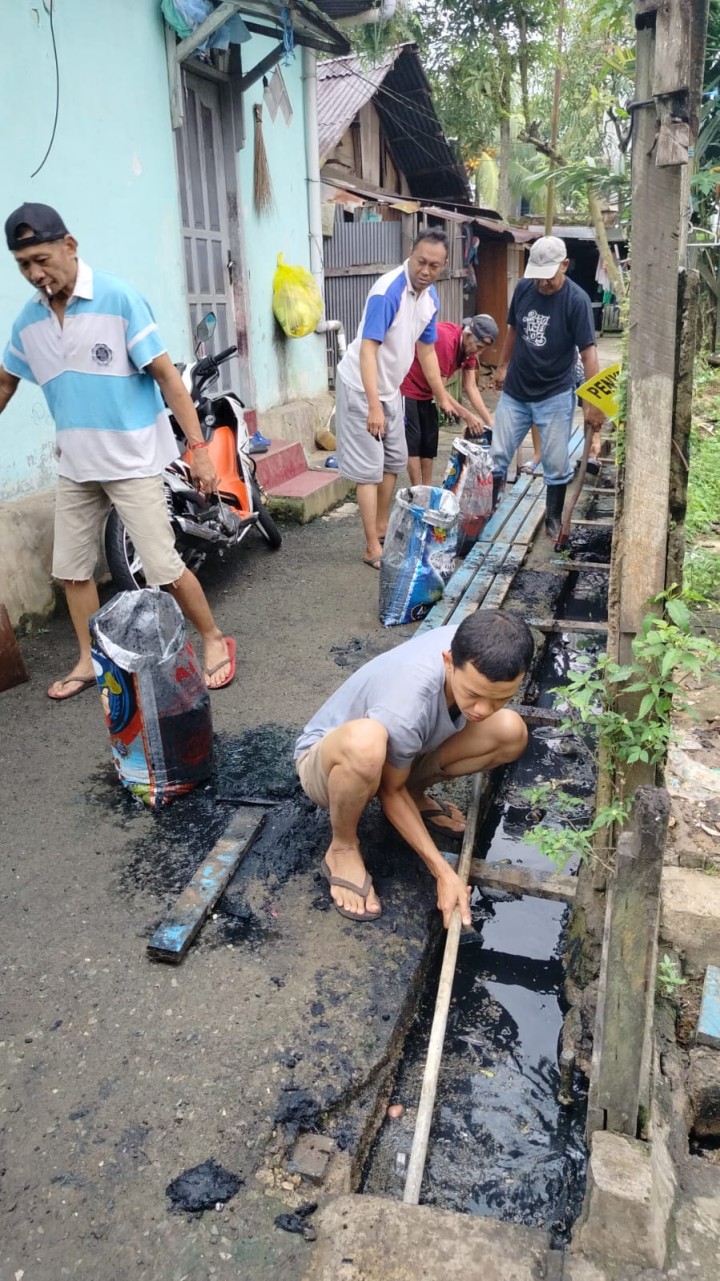 Minggu, 05 Oktober 2025, Kelurahan Karang Anyar melakukan peninjauan ke lapangan untuk kegiatan giat gotong royong di wilayah Kelurahan Karang Anyar.