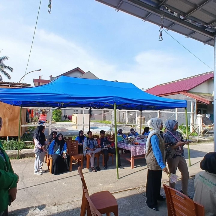 Kamis, 09 Oktober 2025 , Kelurahan Karang Anyar menghadiri acara penilaian Bank Sampah Unit di Bank Ramli Berseri  kampung Salai RT.02 Karang Anyar di Jalan MT.Haryono Perum Pemda.
