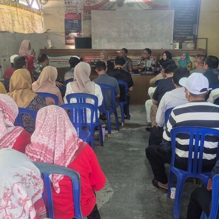Kamis, 09 Oktober 2025, Acara serah terima jabatan di lingkungan kelurahan karang anyar yang dihadiri jajaran pihak terkait antar lain LPM, FKPM, PKK, Karang taruna, Satlinmas dan pokdarwis Kel. Karang anyar & Hadir pula Camat Sungai Kunjang yang memberikan sambutan pada acara ini serta pejabat lurah sebelumnya yang telah pensiun Bpk. Rusmin Nuryadin