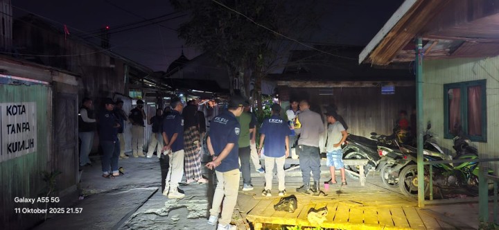 Sabtu, 11 Oktober 2025, FKPM Kelurahan Karang Anyar melaksanakan kegiatan Cipta Kondisi dan Giat Patroli Keliling Kamtibmas di wilayah Kelurahan Karang.