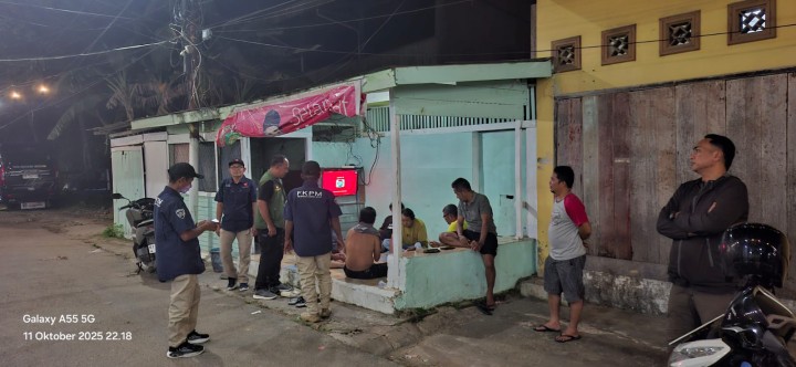 Sabtu, 11 Oktober 2025, FKPM Kelurahan Karang Anyar melaksanakan kegiatan Cipta Kondisi dan Giat Patroli Keliling Kamtibmas di wilayah Kelurahan Karang.