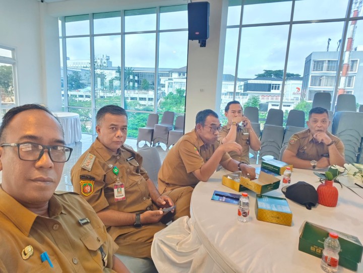 Selasa, 14 Oktober 2025, Lurah Karang Anyar mengikuti pelatihan Kompetensi Komunikasi berbasis AKPK di Ballroom Arutala Bapperida Kota Samarinda.